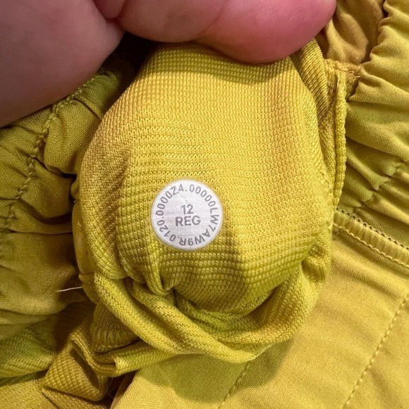 Lululemon Hotty Hot Short I| *2.5" - Picture 4 of 5